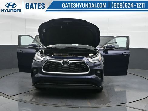 Used 2023 Toyota Highlander XLE image 62