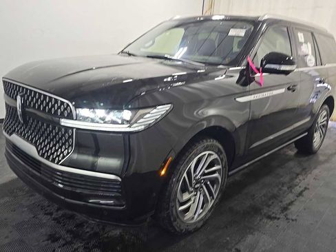 Used 2025 Lincoln Navigator Reserve AWD/4WD image 1