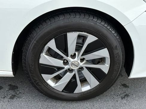 Used 2020 Nissan Altima 2.5 S FWD image 29