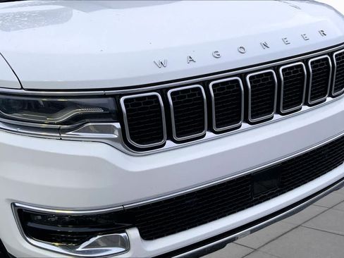 Used 2022 Jeep Wagoneer Series III w/ Premium Group I AWD/4WD image 29
