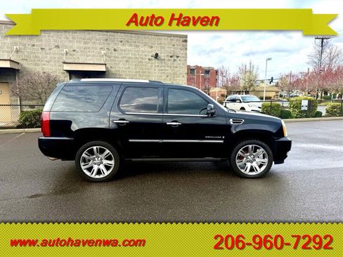 Used 2007 Cadillac Escalade AWD w/ Information Package image 3