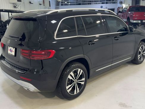 Used 2025 Mercedes-Benz GLB 250 image 9