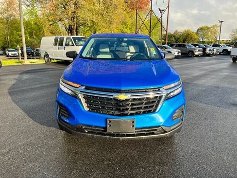 Used 2024 Chevrolet Equinox LS w/ LS Convenience Package AWD/4WD image 3