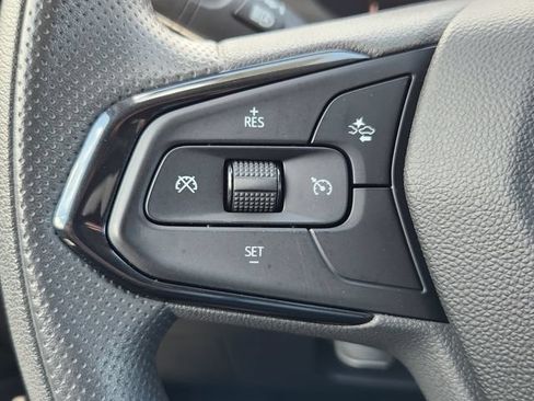 Used 2025 Chevrolet Trax LT FWD image 21