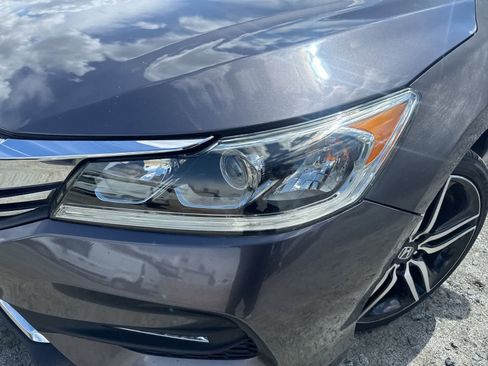 Used 2017 Honda Accord Sport image 9