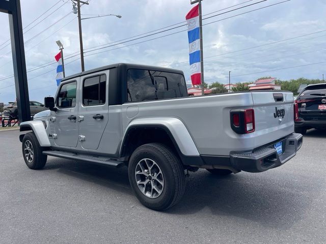 Used 2024 Jeep Gladiator Sport AWD/4WD image 5
