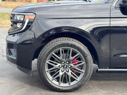 New 2025 Ford Expedition Platinum w/ Stealth Performance Package image 44