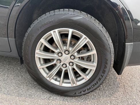 Used 2017 Cadillac XT5 Luxury w/ Driver Awareness Package AWD/4WD image 10