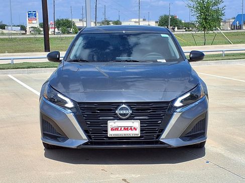 Used 2025 Nissan Altima 2.5 SV image 5