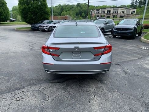 Used 2018 Honda Accord EX image 9
