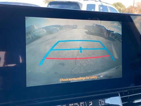 Certified 2025 Toyota Sienna XSE image 25