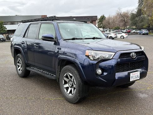 Used 2017 Toyota 4Runner SR5 w/ Four Season Floor Mat Package image 3