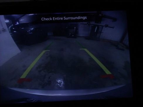 Used 2024 Chrysler Pacifica Touring-L image 38