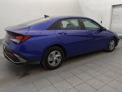 Used 2025 Hyundai Elantra SE FWD image 10