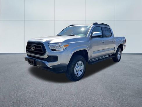 Used 2022 Toyota Tacoma SR image 2