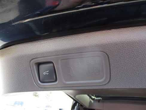 Used 2024 Lincoln Navigator L Reserve image 16