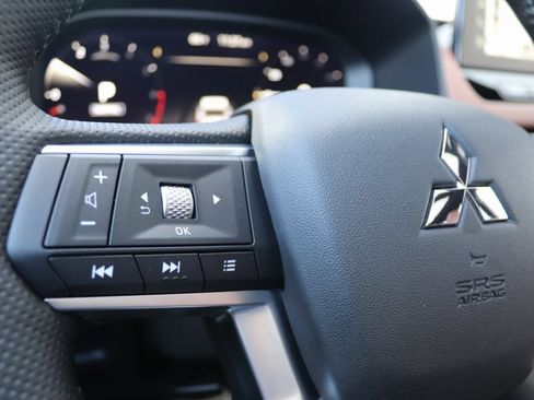 New 2025 Mitsubishi Outlander SEL image 17