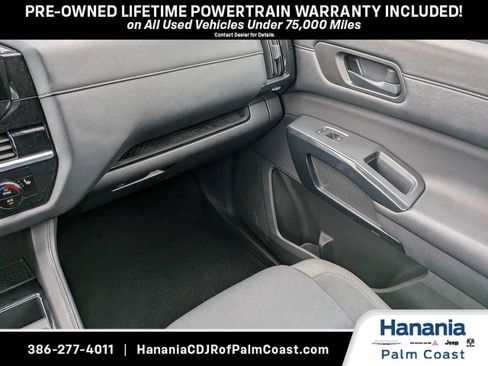 Used 2025 Nissan Pathfinder SV AWD/4WD image 17