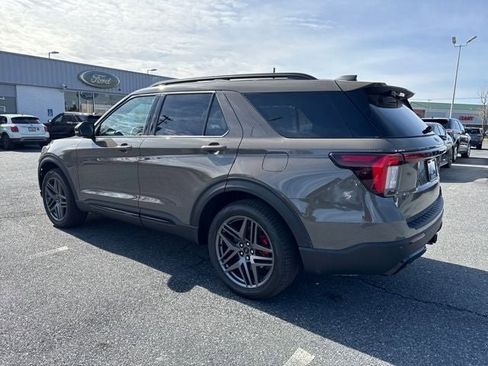 New 2026 Ford Explorer ST-Line w/ ST-Line Street Pack AWD/4WD image 3
