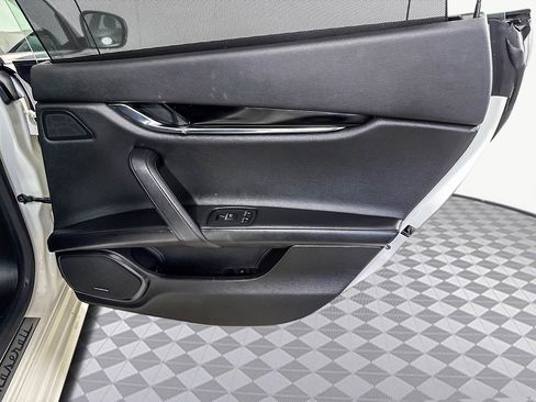 Used 2022 Maserati Quattroporte Modena image 26