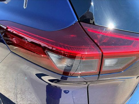 Certified 2025 Nissan Rogue SL AWD/4WD image 26