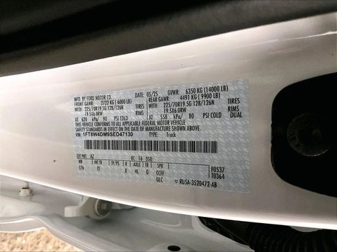 Certified 2025 Ford F450 Platinum w/ Platinum Plus Package AWD/4WD image 34