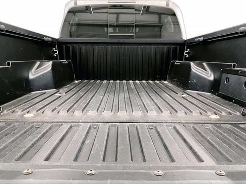 Used 2021 Toyota Tacoma SR5 AWD/4WD image 32