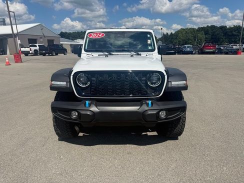 Used 2024 Jeep Wrangler Unlimited AWD/4WD image 2