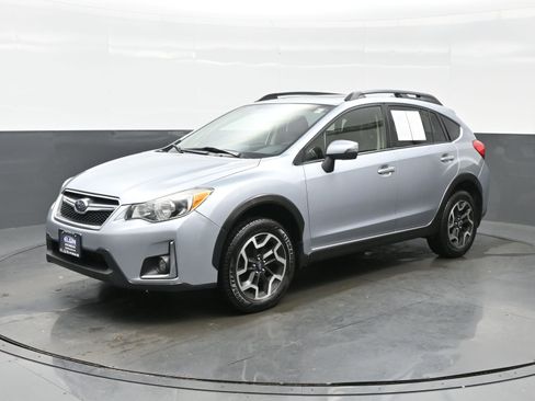 Used 2016 Subaru Crosstrek 2.0i Limited image 2
