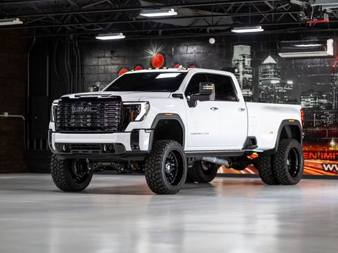 Used 2026 GMC Sierra 3500 Denali Ultimate AWD/4WD image 9