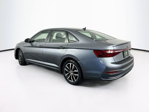 Used 2025 Volkswagen Jetta SE FWD image 5