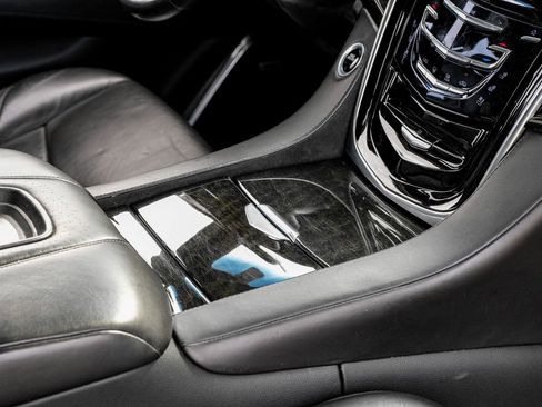 Used 2019 Cadillac Escalade ESV Platinum image 22