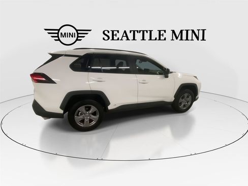 Used 2023 Toyota RAV4 LE AWD/4WD image 11