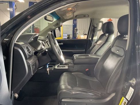 Used 2016 Toyota Tundra SR5 w/ SR5 Upgrade Package RWD image 8