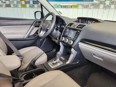 Used 2017 Subaru Forester 2.5i Limited AWD/4WD image 2