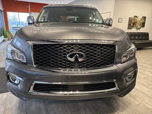 Used 2017 INFINITI QX80 4WD w/ Deluxe Technology Package image 2