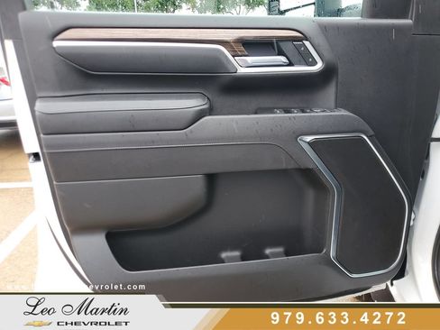 Used 2025 Chevrolet Silverado 2500 LT w/ Convenience Package AWD/4WD image 18