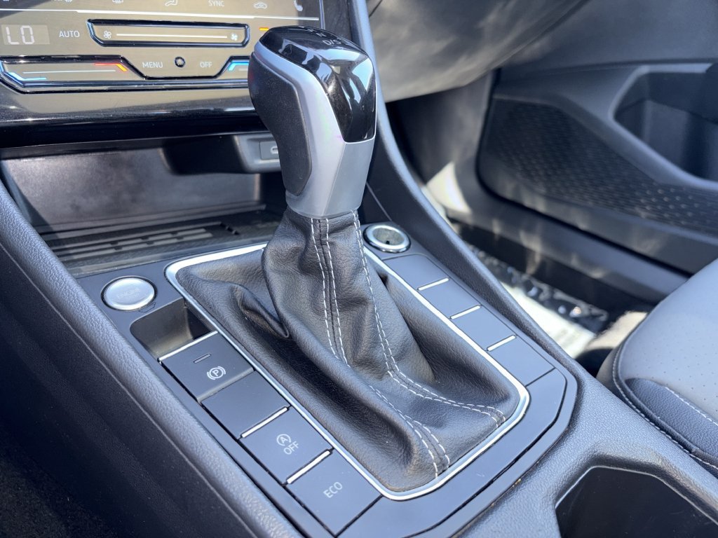 Used 2025 Volkswagen Jetta SE FWD image 7