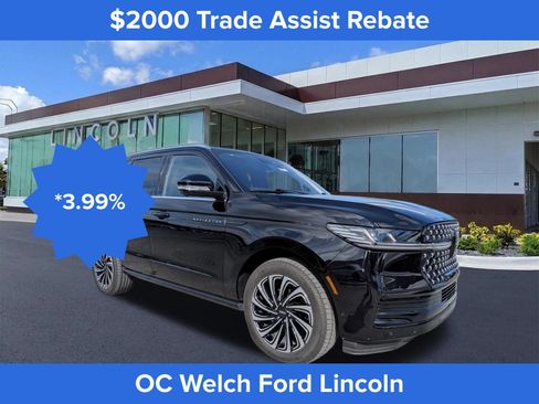 Certified 2025 Lincoln Navigator Black Label AWD/4WD image 3
