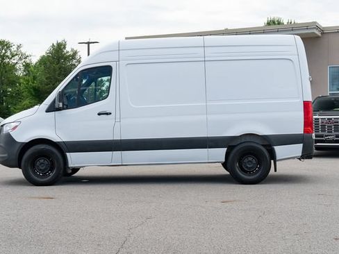 Used 2025 Mercedes-Benz Sprinter 2500 image 3