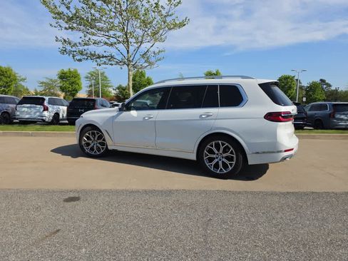 Used 2023 BMW X7 xDrive40i w/ Premium Package AWD/4WD image 4