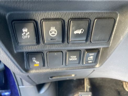 Used 2020 Nissan Pathfinder Platinum image 36