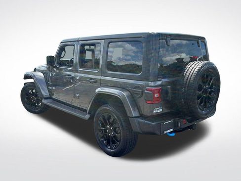 Used 2023 Jeep Wrangler Unlimited Sahara w/ Cold Weather Group AWD/4WD image 5