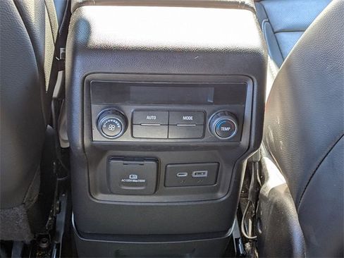 Used 2023 GMC Acadia SLT image 34