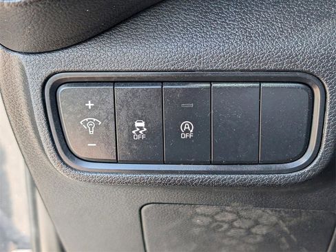 Used 2023 Kia Soul LX w/ LX Technology Package image 19