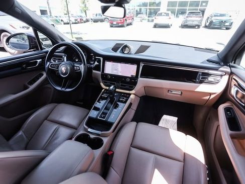 Used 2022 Porsche Macan AWD/4WD image 36