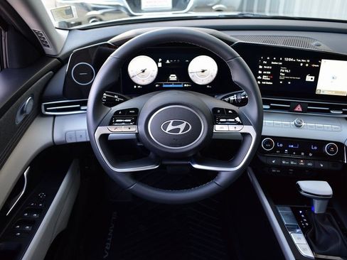 New 2026 Hyundai Elantra Limited FWD image 38