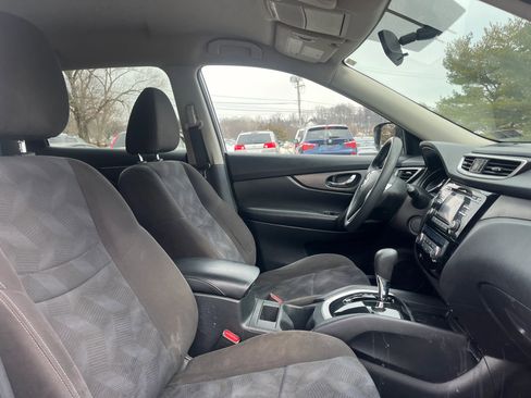 Used 2015 Nissan Rogue SV image 12