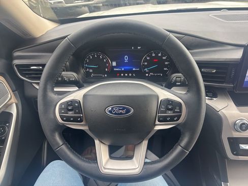 Used 2023 Ford Explorer XLT w/ Equipment Group 202A image 28