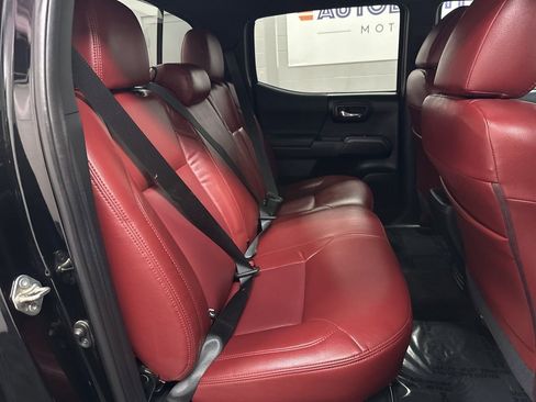 Used 2020 Toyota Tacoma TRD Off-Road w/ Technology Package AWD/4WD image 21